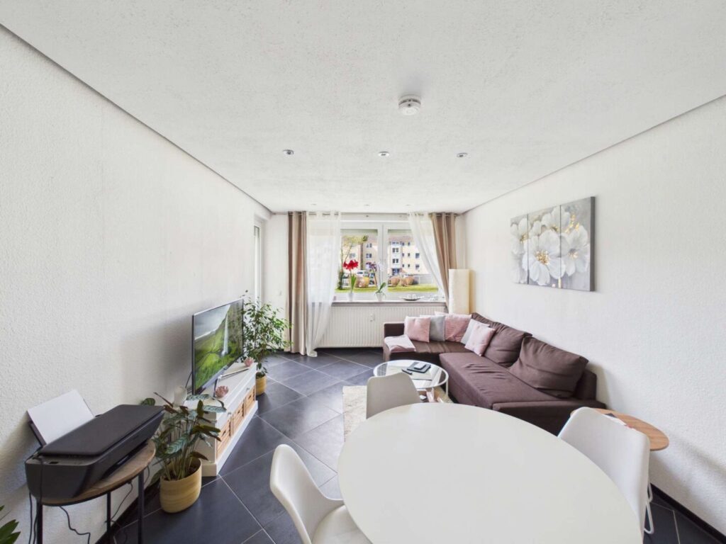 Wohn-/ Esszimmer